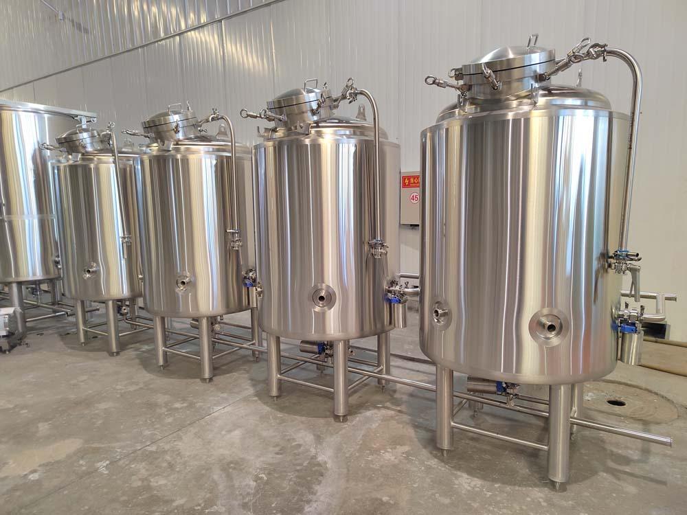 <b>5HL Double wall bright beer tank</b>